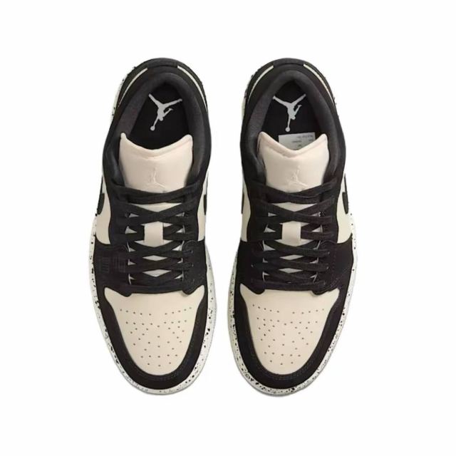 Кроссовки Air Jordan 1 Low Guava Ice Black - изображение 2