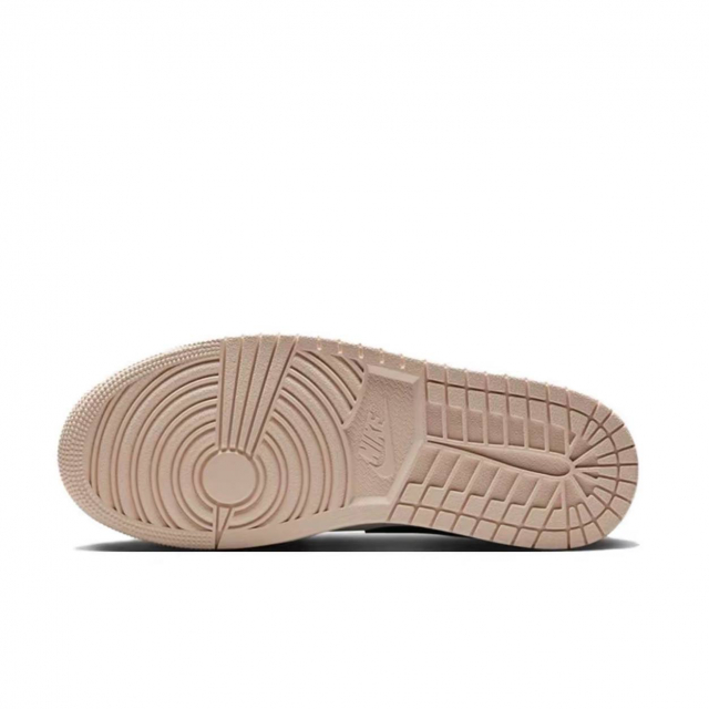 Кроссовки Air Jordan 1 Low Guava Ice Black - изображение 4