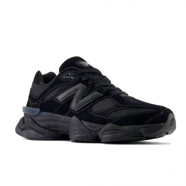 Кроссовки New Balance 9060 Triple Black - изображение 1