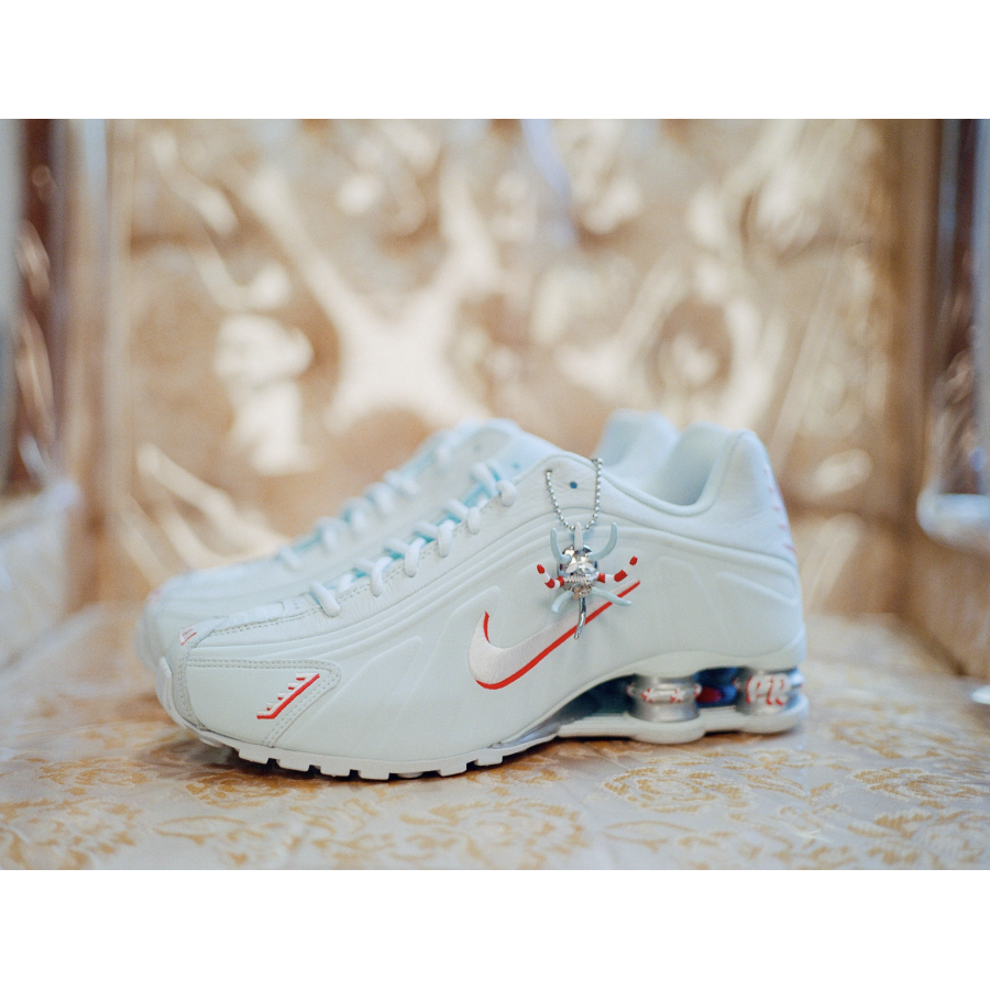 NIKE SHOX R4 "PUERTO RICO": КАК ТЕХНОЛОГИЧЕСКИЙ ЭКСПЕРИМЕНТ СТАЛ КУЛЬТУРНЫМ АРТЕФАКТОМ