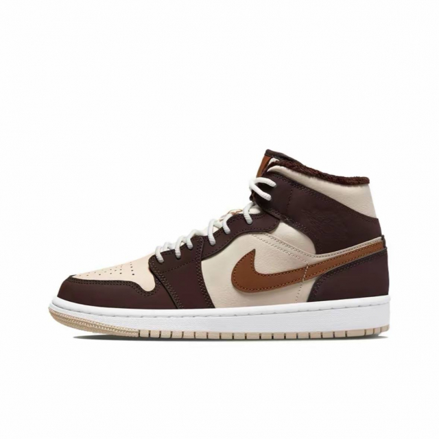 Air Jordan 1 Mid SE Cream Dark Chocolate 