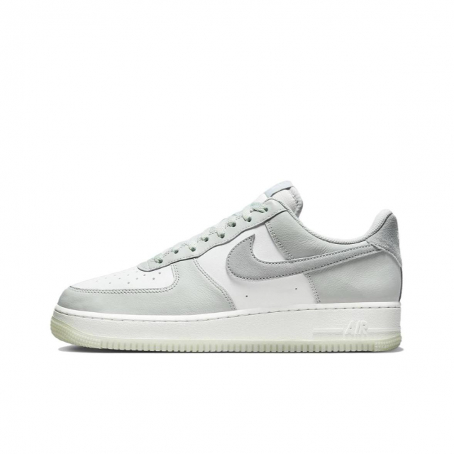 Nike Air Force 1 Low ‘07 LV8 Light Grey