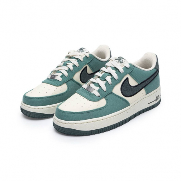 Nike Air Force 1 Coconut Milk Vintage Green 