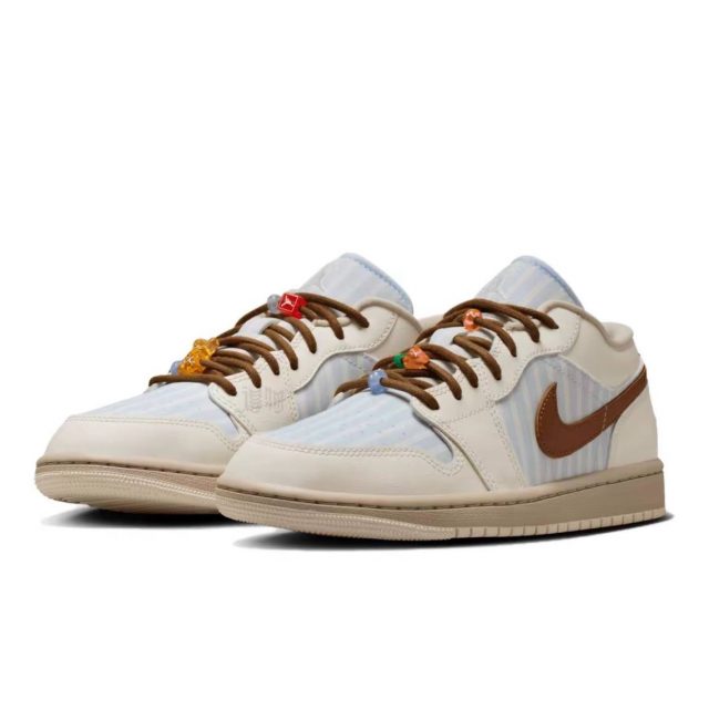 Кроссовки Air Jordan 1 Low Pinstripes - изображение 1