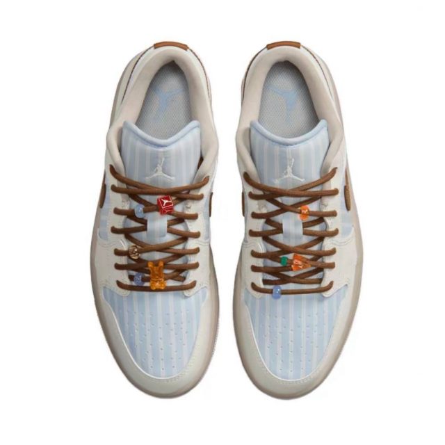 Кроссовки Air Jordan 1 Low Pinstripes - изображение 2