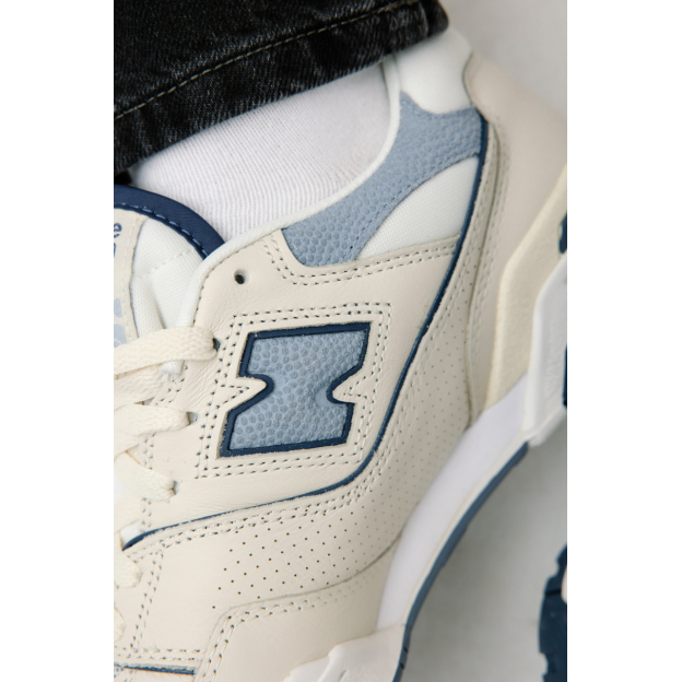 New Balance 550 Beige Cream Natural Light Blue 