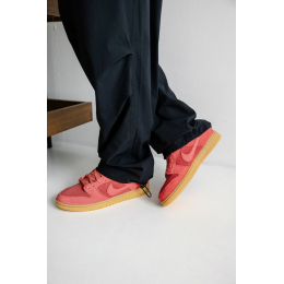 Nike SB Dunk Low Red Gum