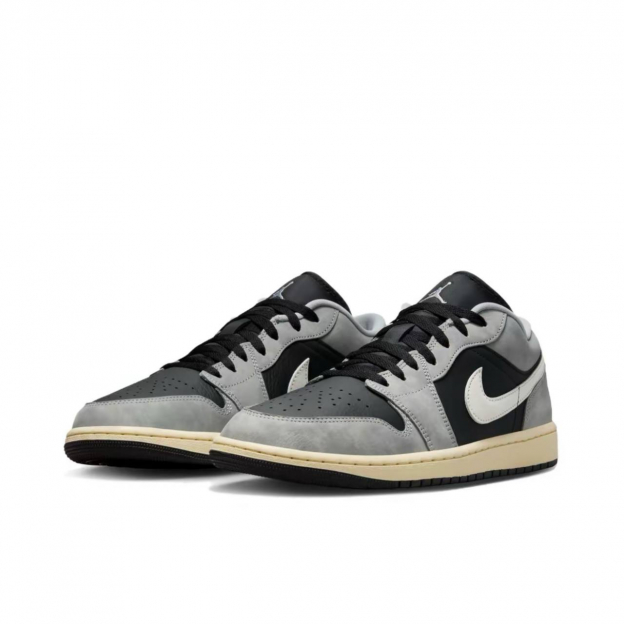 Air Jordan 1 Low Light Smoke Grey