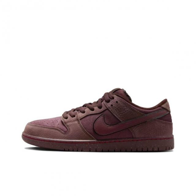 Nike SB Dunk Low Burgundy Crush