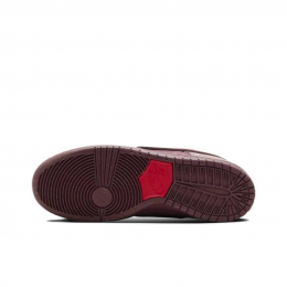 Nike SB Dunk Low Burgundy Crush