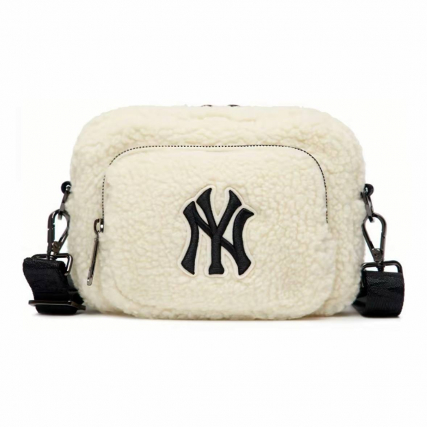 2327, MLB NY Shoulder Bag Fleece Cream White Black, , 9990 ₽, 3ACRS0316-50CRS, MLB, Аксессуары