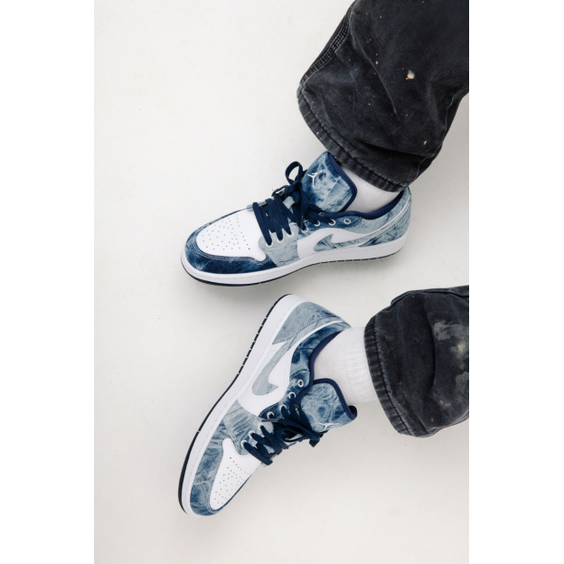 Air Jordan 1 Low SE Washed Denim