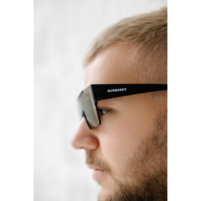 Солнцезащитные очки Burberry Glasses Black