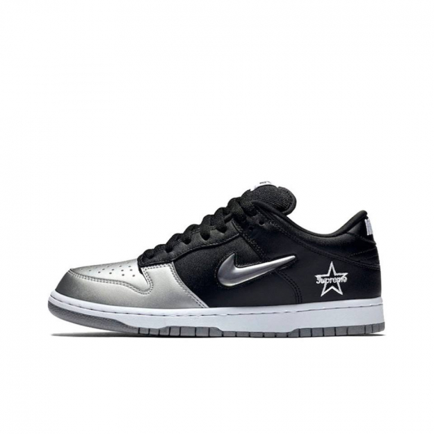 Nike Dunk SB Low x Supreme Metallic Silver