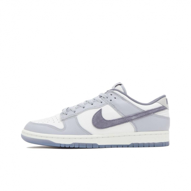 Nike Dunk Low SE Light Carbon