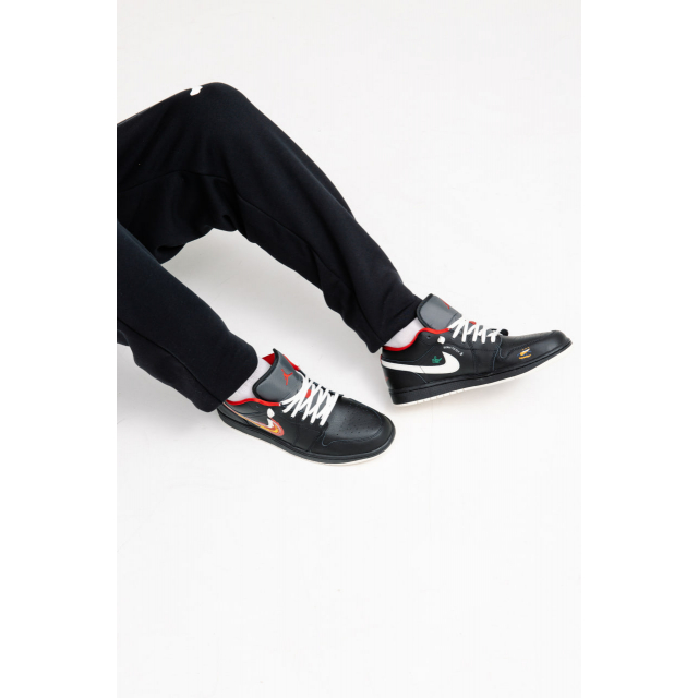 Air Jordan 1 Low SE Just Skate Black