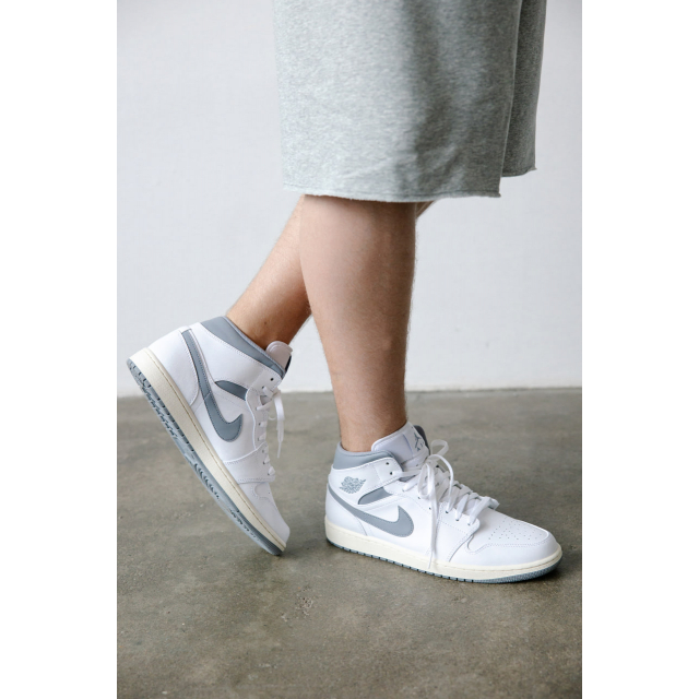 Air Jordan 1 Mid Vintage Grey