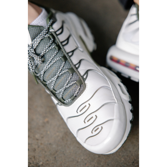 Nike Air Max Plus  White Cream Olive