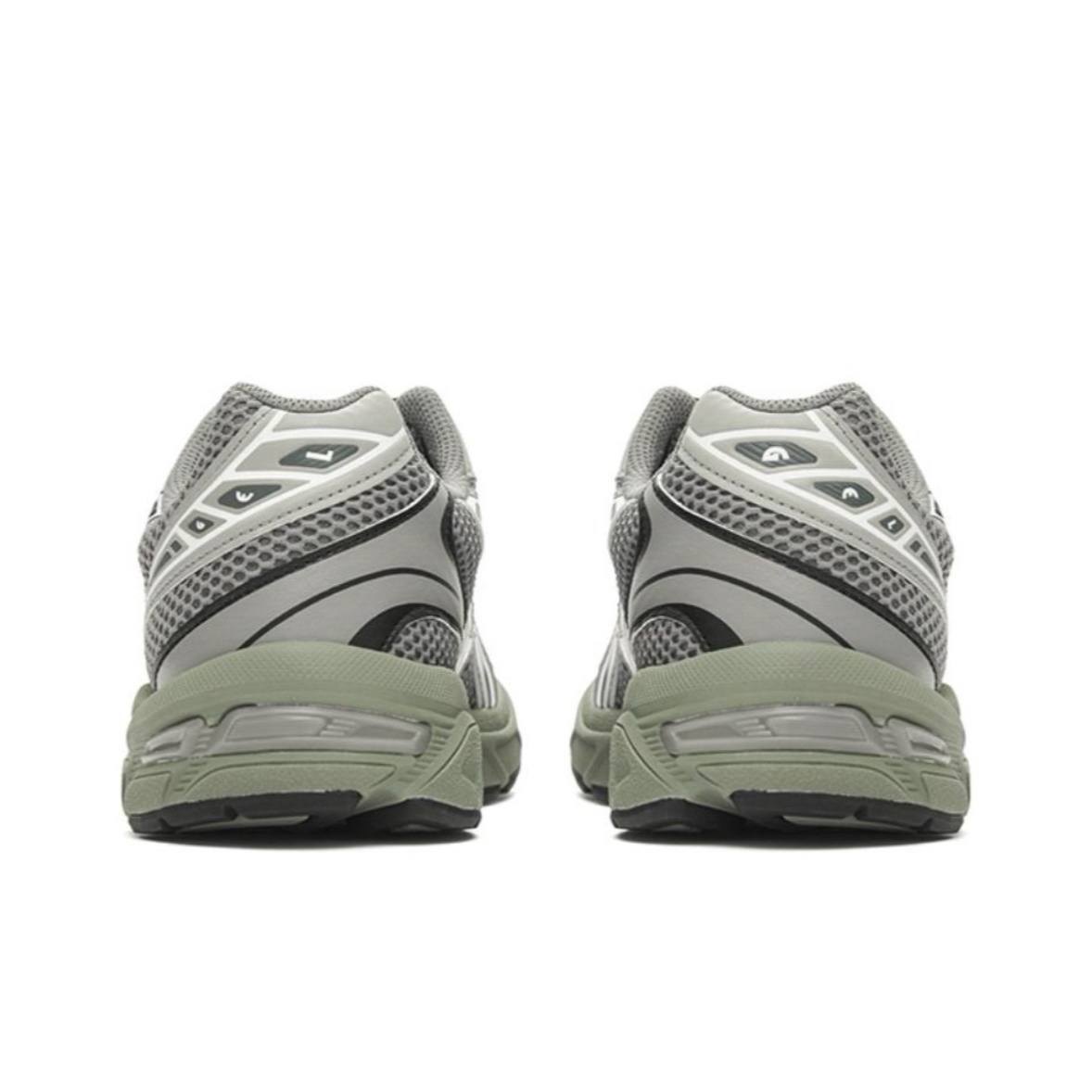 Кроссовки ASICS Gel-1130 вид сзади