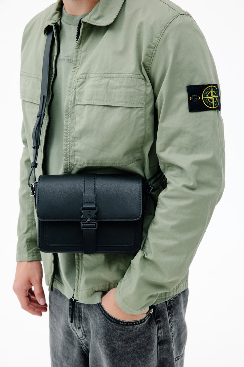 Патч Stone Island на рукаве оливкового овершота